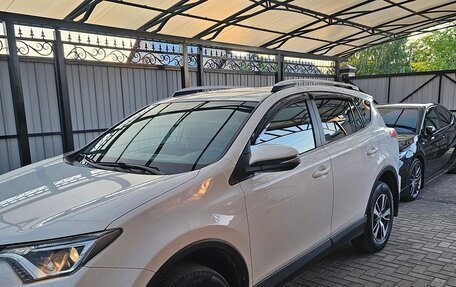 Toyota RAV4, 2017 год, 2 140 000 рублей, 10 фотография