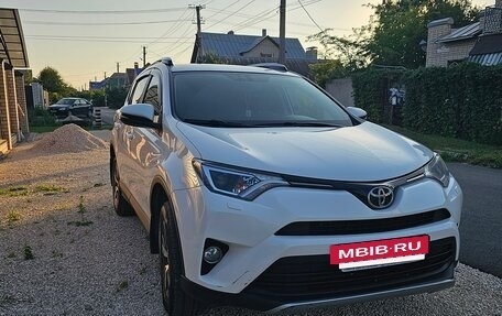 Toyota RAV4, 2017 год, 2 140 000 рублей, 5 фотография