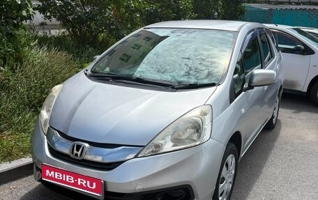 Honda Fit Shuttle I рестайлинг, 2014 год, 1 000 000 рублей, 1 фотография