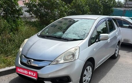 Honda Fit Shuttle I рестайлинг, 2014 год, 1 000 000 рублей, 4 фотография