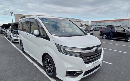Honda Stepwgn IV, 2022 год, 2 100 000 рублей, 2 фотография