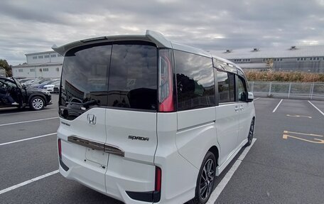 Honda Stepwgn IV, 2022 год, 2 100 000 рублей, 4 фотография