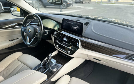 BMW 5 серия, 2019 год, 2 920 000 рублей, 13 фотография