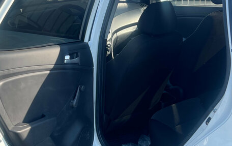 Hyundai Solaris II рестайлинг, 2013 год, 750 000 рублей, 5 фотография