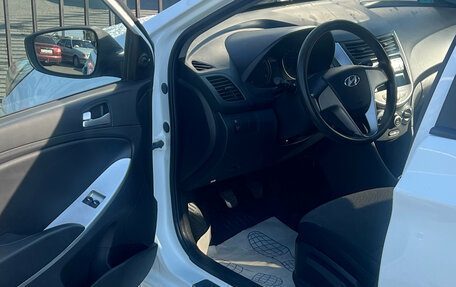 Hyundai Solaris II рестайлинг, 2013 год, 750 000 рублей, 4 фотография