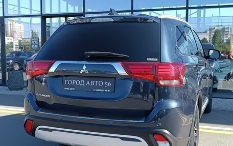 Mitsubishi Outlander III рестайлинг 3, 2021 год, 2 730 000 рублей, 8 фотография