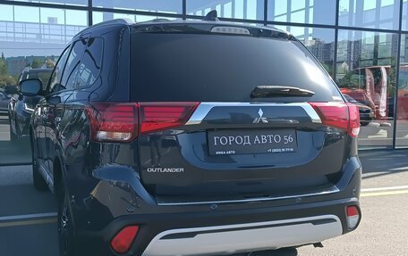Mitsubishi Outlander III рестайлинг 3, 2021 год, 2 730 000 рублей, 6 фотография