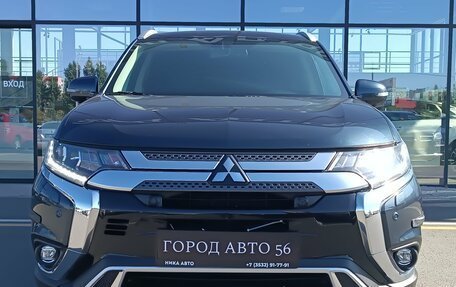 Mitsubishi Outlander III рестайлинг 3, 2021 год, 2 730 000 рублей, 4 фотография