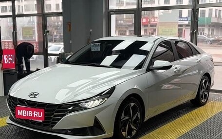 Hyundai Elantra, 2022 год, 1 350 000 рублей, 2 фотография