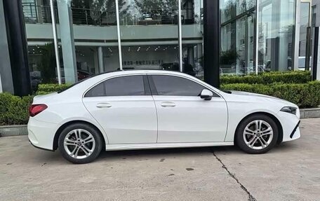 Mercedes-Benz A-Класс, 2022 год, 1 790 010 рублей, 3 фотография