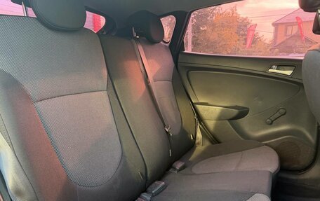 Hyundai Solaris II рестайлинг, 2014 год, 800 000 рублей, 18 фотография