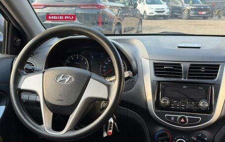 Hyundai Solaris II рестайлинг, 2014 год, 800 000 рублей, 17 фотография