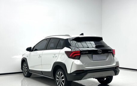 Toyota Yaris XP150 рестайлинг, 2023 год, 1 354 000 рублей, 4 фотография