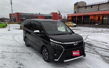 Toyota Voxy III, 2018 год, 2 700 000 рублей, 1 фотография