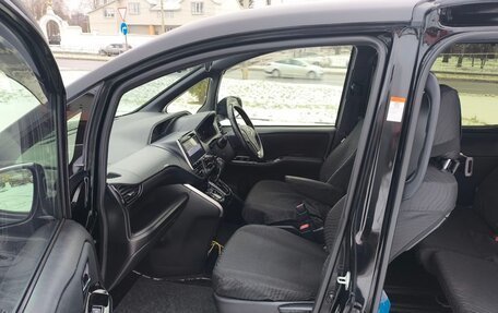Toyota Voxy III, 2018 год, 2 700 000 рублей, 6 фотография