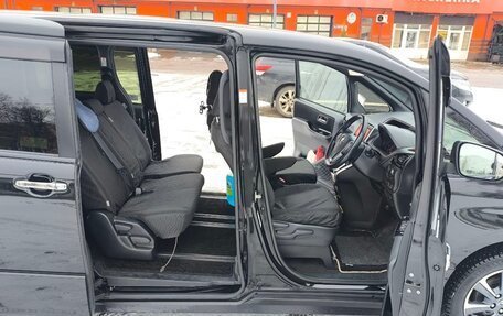 Toyota Voxy III, 2018 год, 2 700 000 рублей, 2 фотография