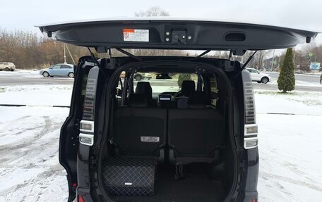 Toyota Voxy III, 2018 год, 2 700 000 рублей, 5 фотография