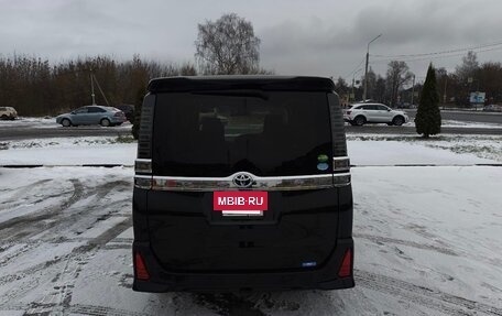 Toyota Voxy III, 2018 год, 2 700 000 рублей, 4 фотография