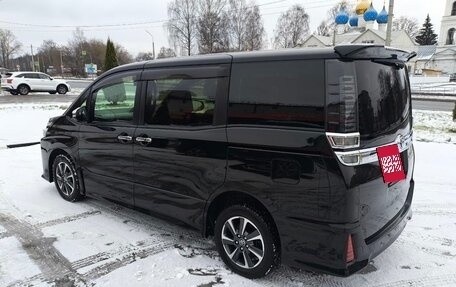 Toyota Voxy III, 2018 год, 2 700 000 рублей, 3 фотография