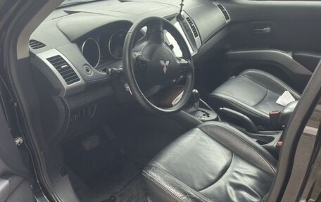 Mitsubishi Outlander III рестайлинг 3, 2011 год, 1 350 000 рублей, 8 фотография