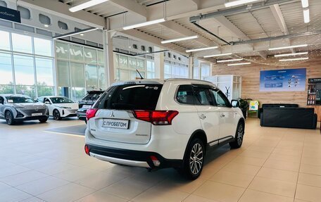 Mitsubishi Outlander III рестайлинг 3, 2016 год, 2 479 000 рублей, 6 фотография
