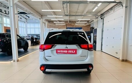 Mitsubishi Outlander III рестайлинг 3, 2016 год, 2 479 000 рублей, 5 фотография