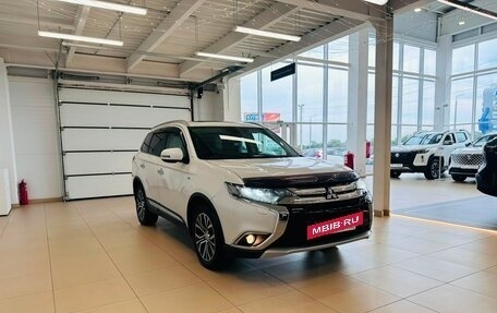 Mitsubishi Outlander III рестайлинг 3, 2016 год, 2 479 000 рублей, 8 фотография