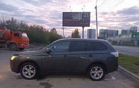 Mitsubishi Outlander III рестайлинг 3, 2014 год, 1 420 000 рублей, 4 фотография