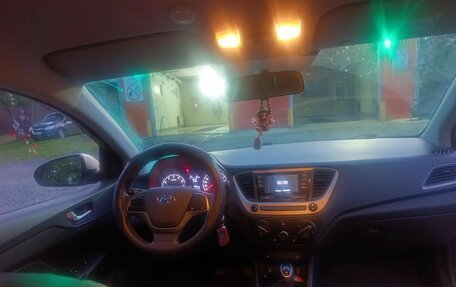 Hyundai Solaris II рестайлинг, 2019 год, 1 249 000 рублей, 6 фотография