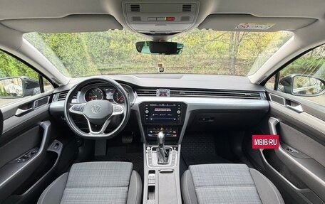 Volkswagen Passat B8 рестайлинг, 2021 год, 2 090 000 рублей, 20 фотография