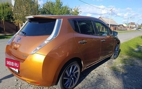 Nissan Leaf I, 2016 год, 895 000 рублей, 2 фотография