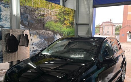 Volkswagen Polo VI (EU Market), 2011 год, 550 000 рублей, 2 фотография