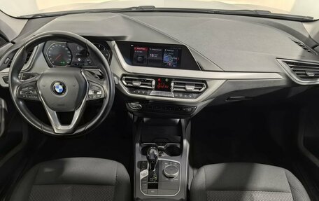 BMW 1 серия, 2019 год, 2 190 000 рублей, 10 фотография
