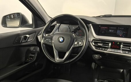 BMW 1 серия, 2019 год, 2 190 000 рублей, 18 фотография