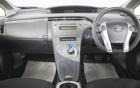 Toyota Prius, 2012 год, 1 049 000 рублей, 14 фотография