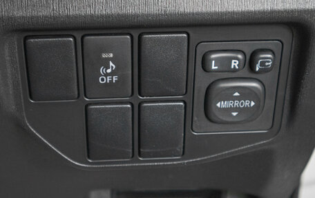 Toyota Prius, 2012 год, 1 049 000 рублей, 18 фотография