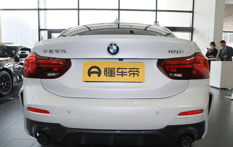 BMW 1 серия, 2022 год, 1 720 000 рублей, 7 фотография