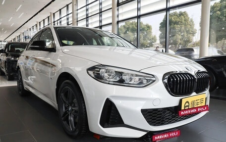 BMW 1 серия, 2022 год, 1 720 000 рублей, 2 фотография