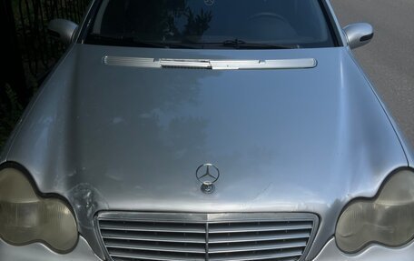 Mercedes-Benz C-Класс, 2002 год, 260 000 рублей, 1 фотография
