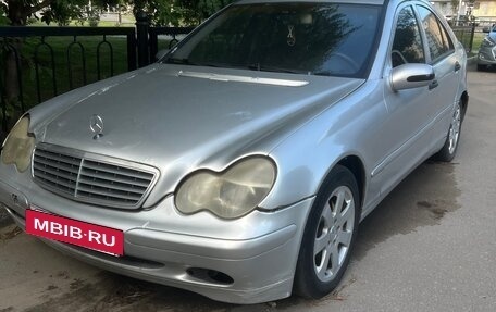 Mercedes-Benz C-Класс, 2002 год, 260 000 рублей, 3 фотография