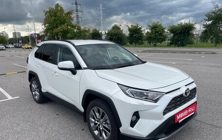 Toyota RAV4, 2022 год, 4 100 000 рублей, 2 фотография