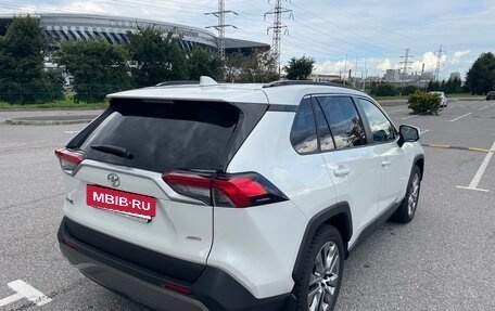 Toyota RAV4, 2022 год, 4 100 000 рублей, 3 фотография