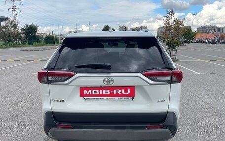 Toyota RAV4, 2022 год, 4 100 000 рублей, 8 фотография