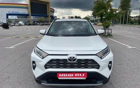 Toyota RAV4, 2022 год, 4 100 000 рублей, 7 фотография