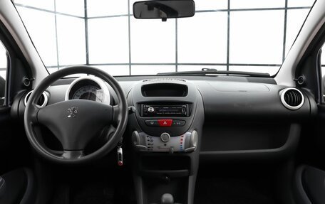 Peugeot 107 I рестайлинг, 2011 год, 599 000 рублей, 9 фотография