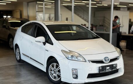 Toyota Prius, 2010 год, 825 000 рублей, 3 фотография