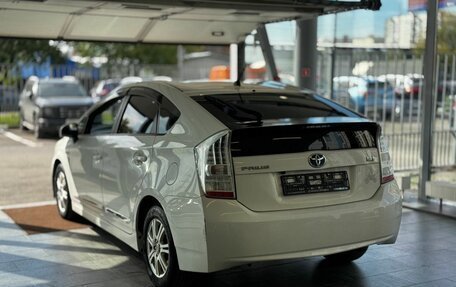 Toyota Prius, 2010 год, 825 000 рублей, 6 фотография
