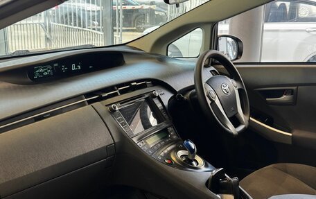 Toyota Prius, 2010 год, 825 000 рублей, 16 фотография
