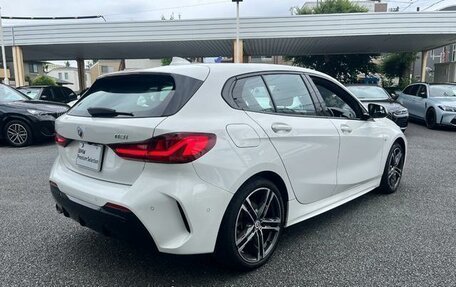 BMW 1 серия, 2022 год, 1 420 000 рублей, 3 фотография