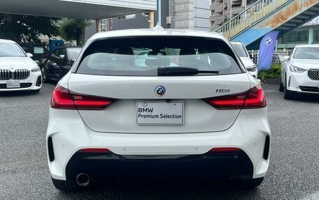 BMW 1 серия, 2022 год, 1 420 000 рублей, 4 фотография